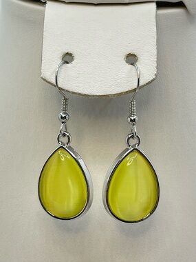 Silver Tone Yellow Cat Eye Teardrop Dangle Earrings Glass Statement